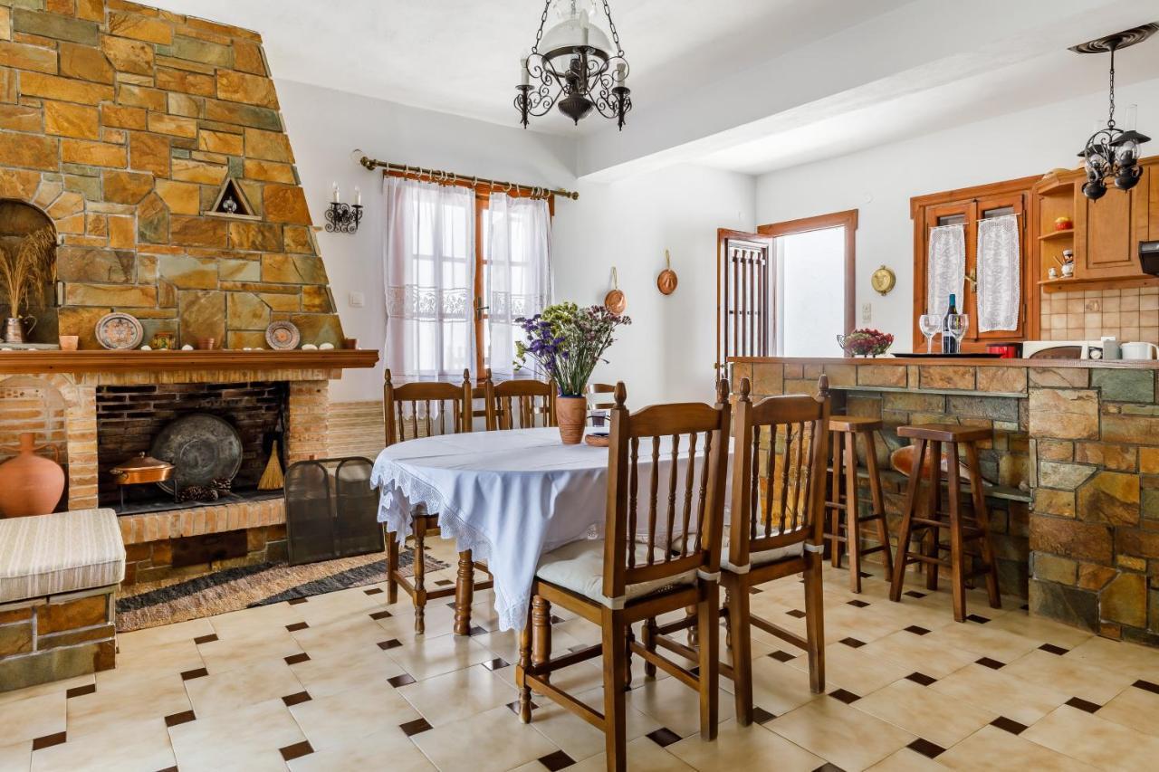 Ourania Apartment Skopelos Town Exterior photo